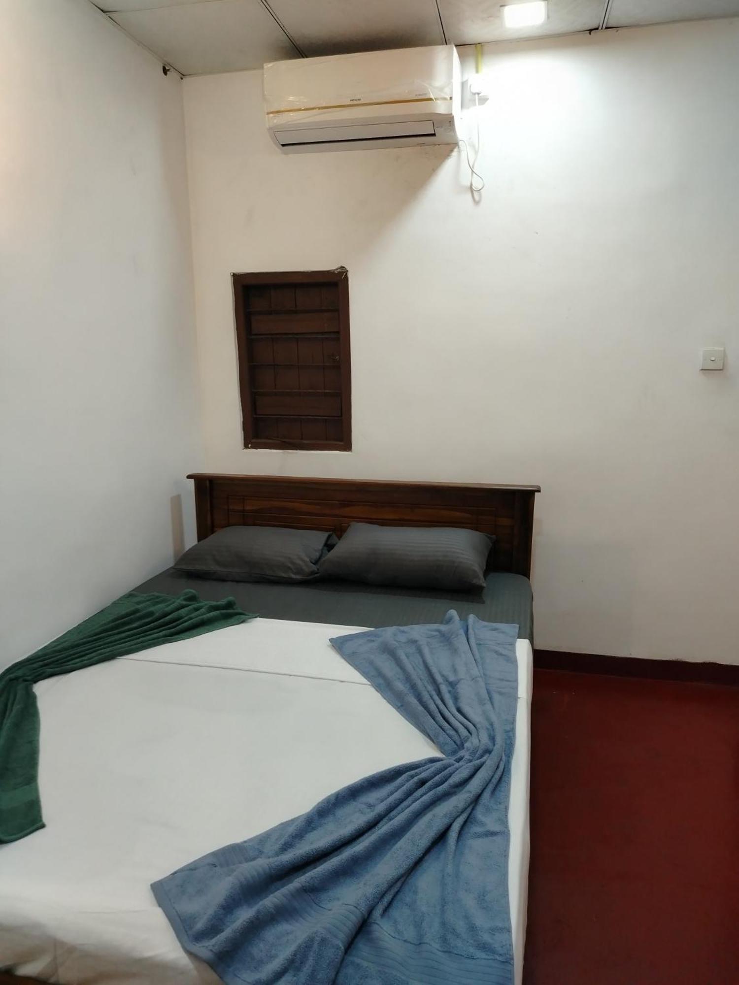 Ocean Oasis Restaurant And Rooms Trincomalee Buitenkant foto