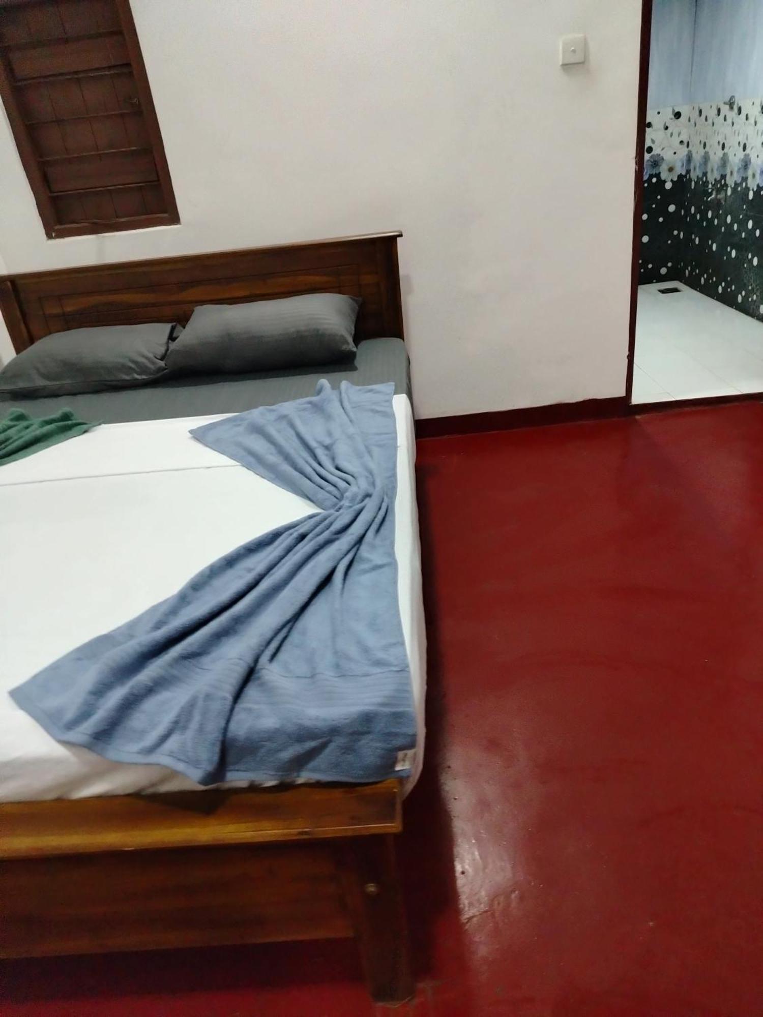 Ocean Oasis Restaurant And Rooms Trincomalee Buitenkant foto