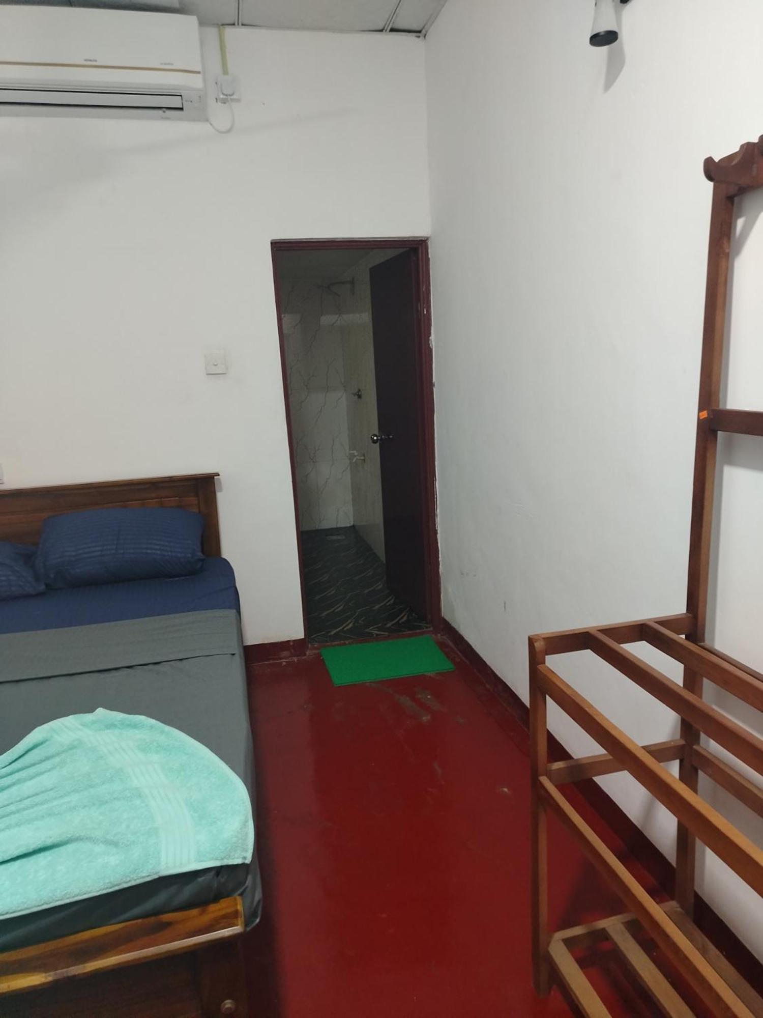 Ocean Oasis Restaurant And Rooms Trincomalee Buitenkant foto