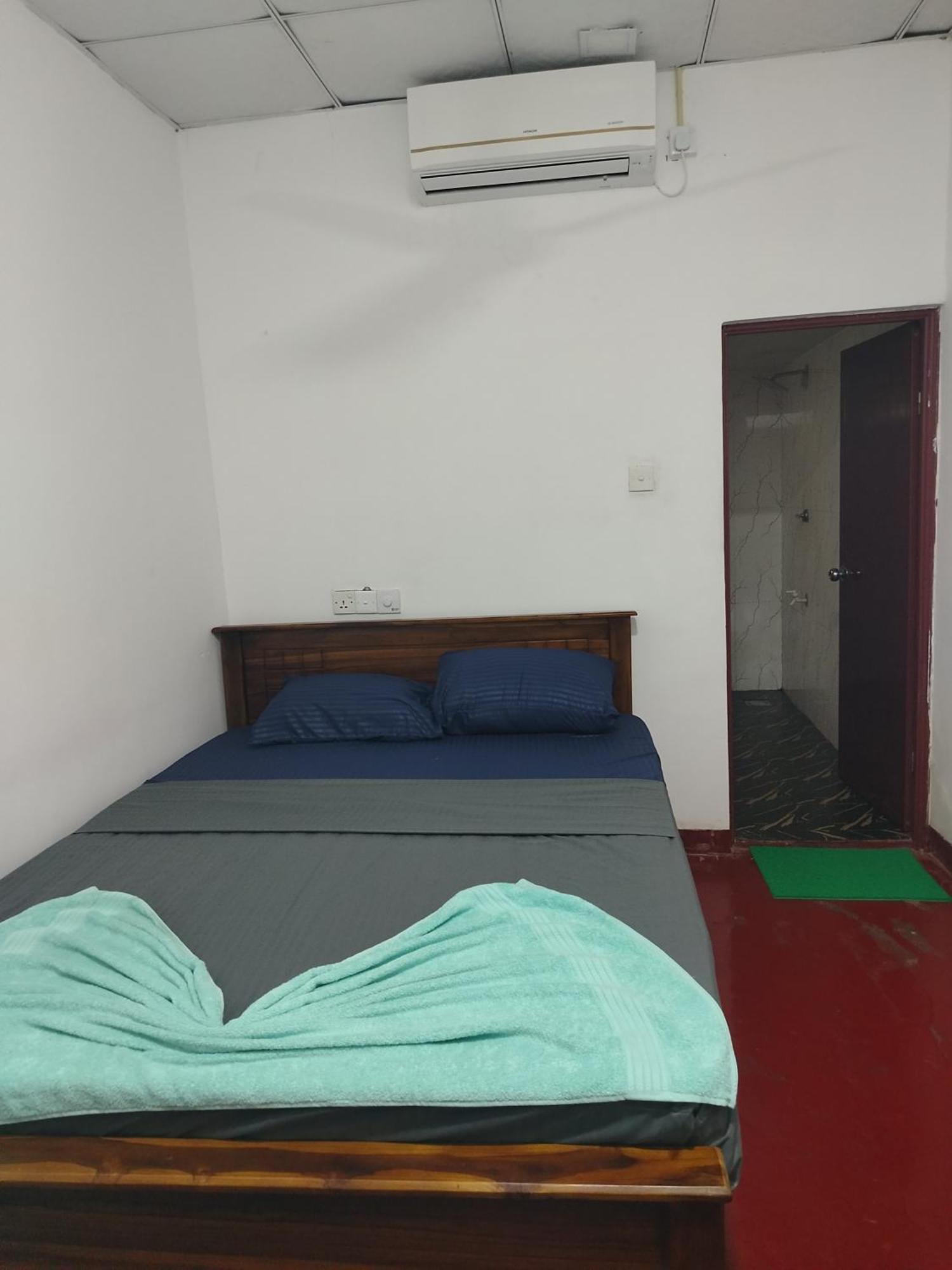 Ocean Oasis Restaurant And Rooms Trincomalee Buitenkant foto