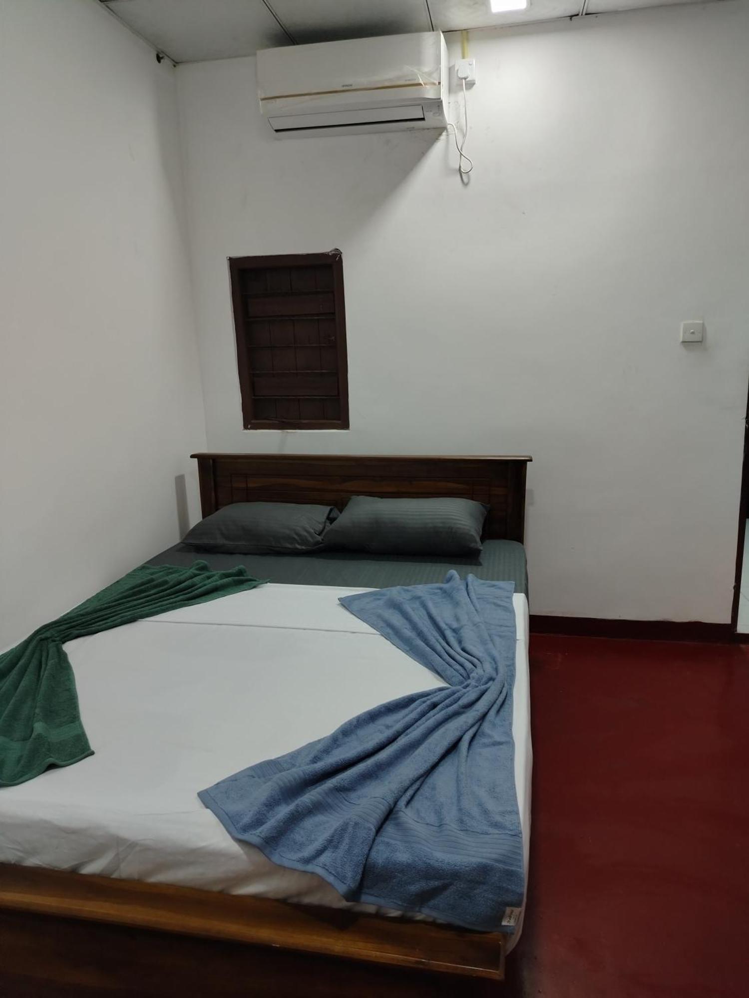 Ocean Oasis Restaurant And Rooms Trincomalee Buitenkant foto