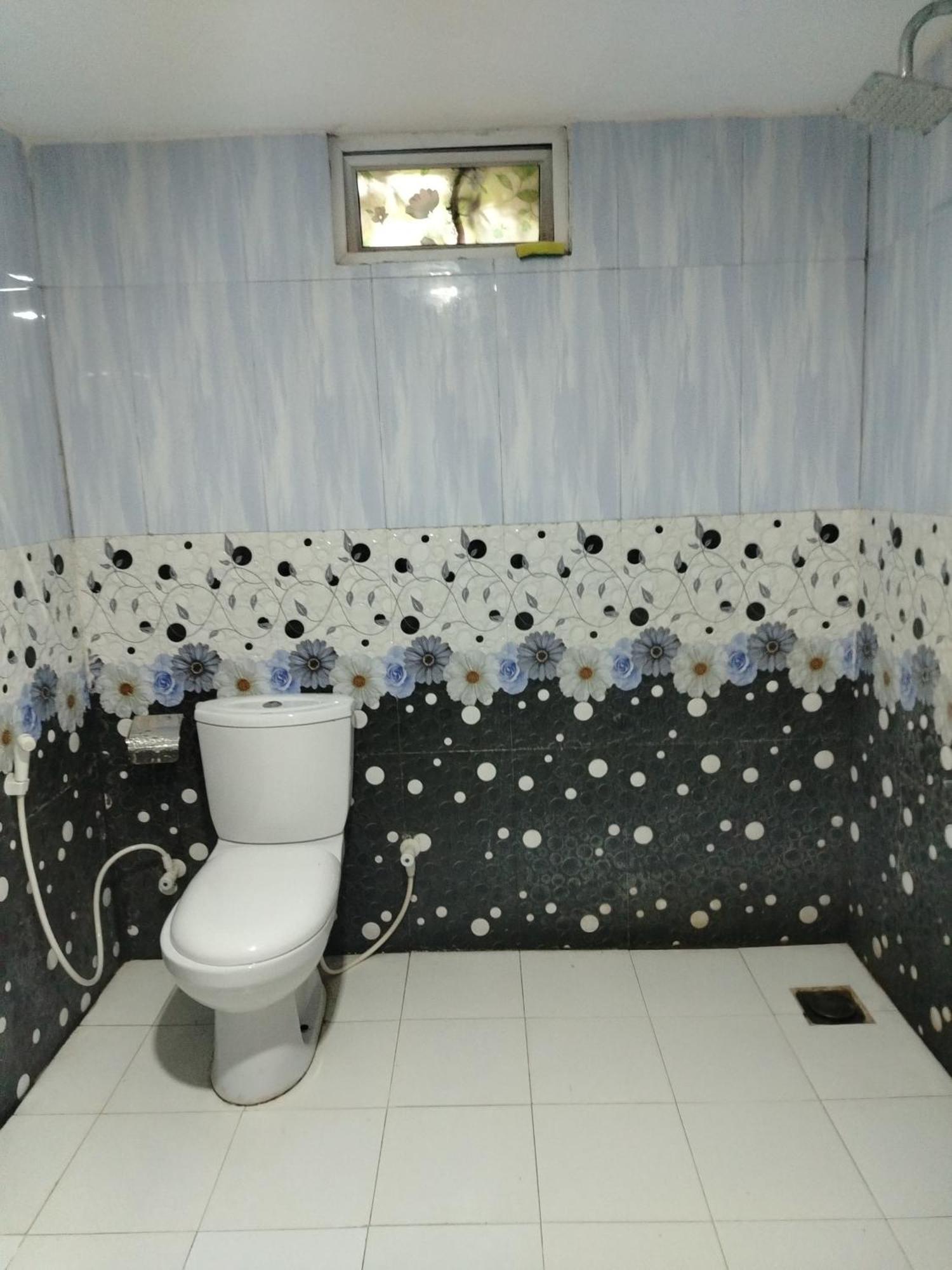 Ocean Oasis Restaurant And Rooms Trincomalee Buitenkant foto